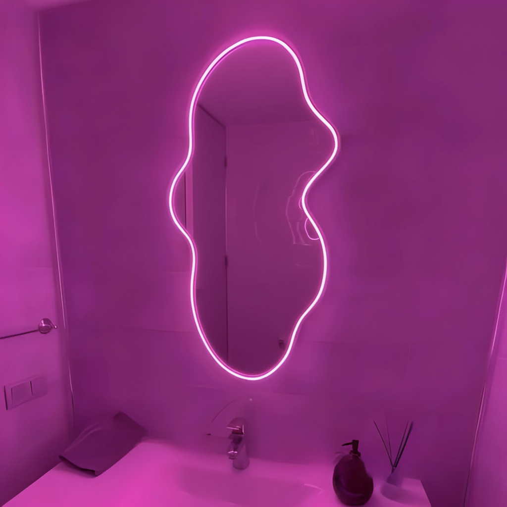 Curvy Mirror