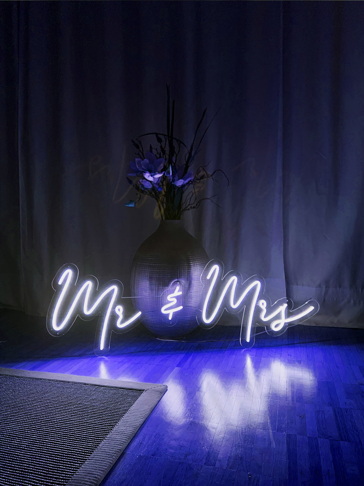 Mr & Mrs
